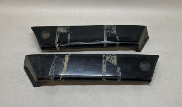 Ferrari 400 - Front Bumper Corners (pair) / Paar vordere Stoßstangen Ecken