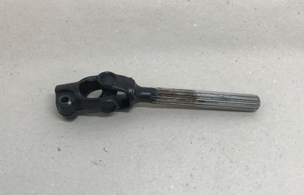 Lower Steering Shaft / Unteres Gelenk an Lenksäule
