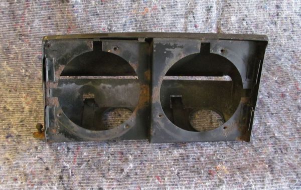 Front Light Housing- right / Klappscheinwerfer Gehäuse - rechts