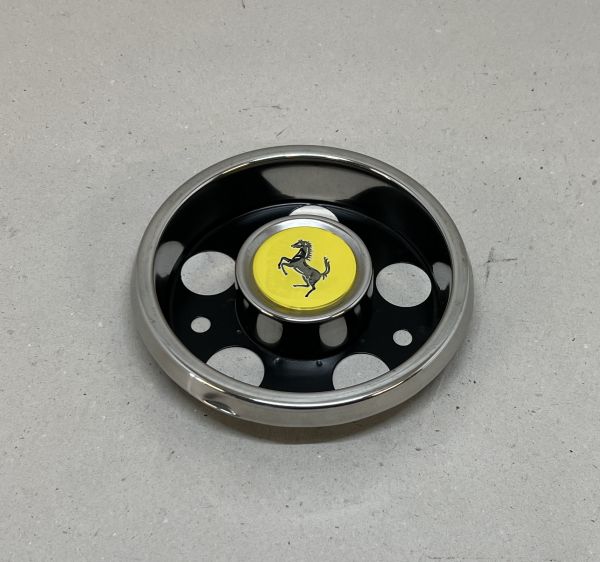 Hubcap / Radkappe