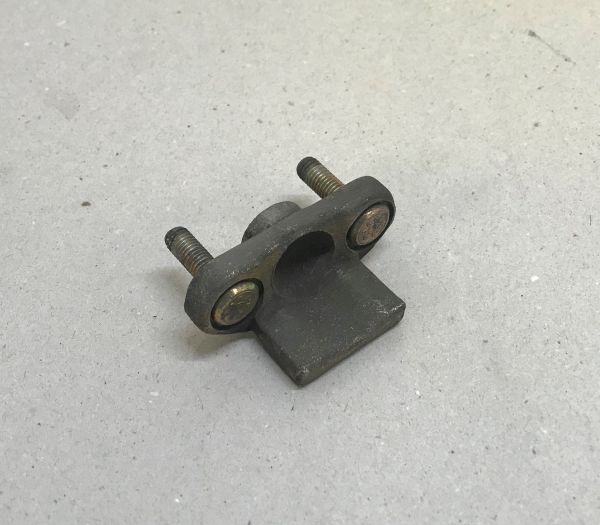 Bracket for Handbrake / Gegenlager für Handbremse