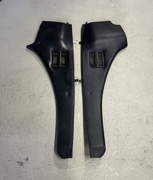 Ferrari 400 - Center Console Covers (Pair) / Seitenteile für Mittelkonsole
