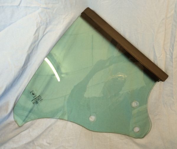 Rear Side Window - right / Hinteres Seitenfenster - rechts