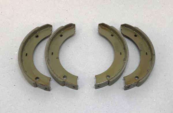 Set of Handbrake Pads / Satz Handbremsbeläge