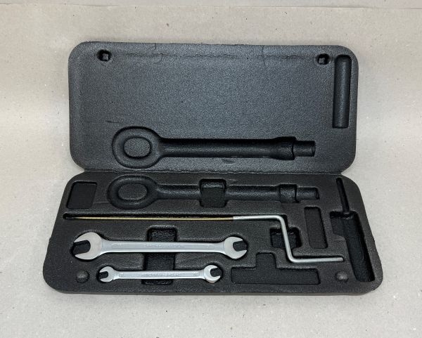 Maserati GranTurismo - Tool Kit / Bordwerkzeug