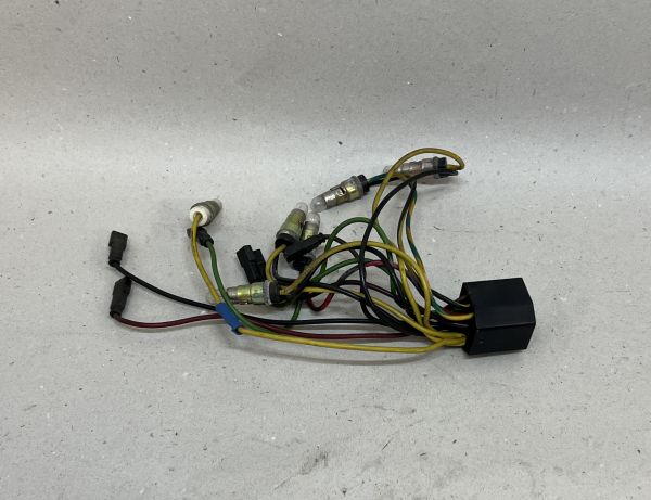 Cable Set behind Small Instruments / Kabelsatz hinter kleinen Instrumenten