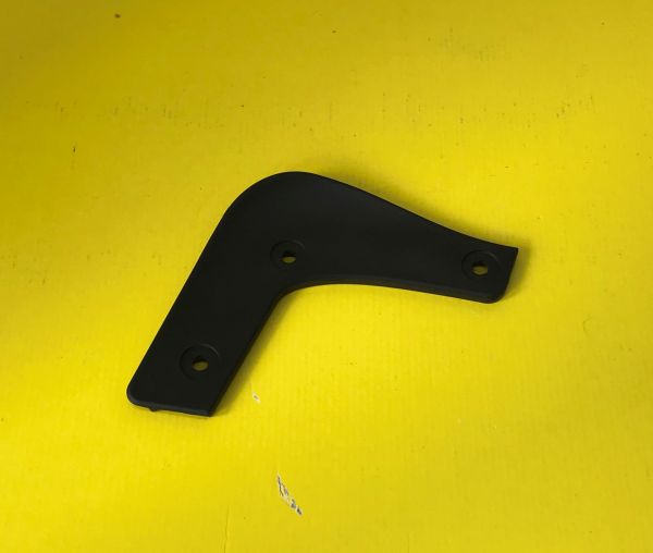 Front Wheelhouse Deflector - Right / Radkasten Verkleidung Abweiser Vorne Rechts