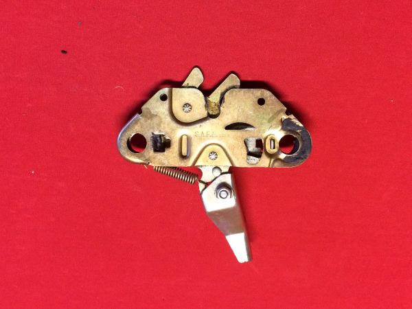 Lock for Rear Hood / Schloss Heckdeckel
