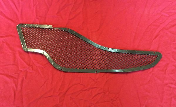 Grille in Rear Bumper - right / Grill in hinterem Stoßfänger - rechts