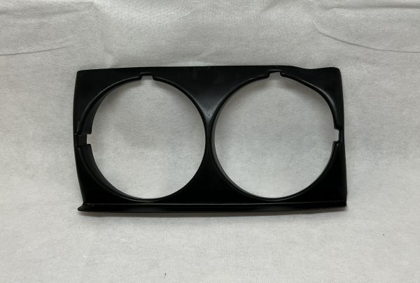 LH Head Lamp Surround / Rahmen Scheinwerfer links