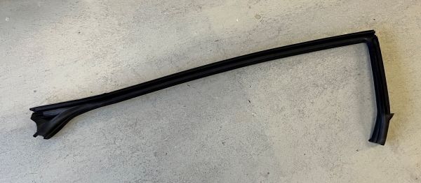 Upper Door Seal LH / Obere Türdichtung links