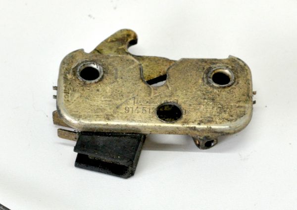 Lock for Front Hood / Schloss Haube vorn