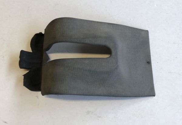Cover under Handbrake Lever / Verkleidung unter Handbremshebel