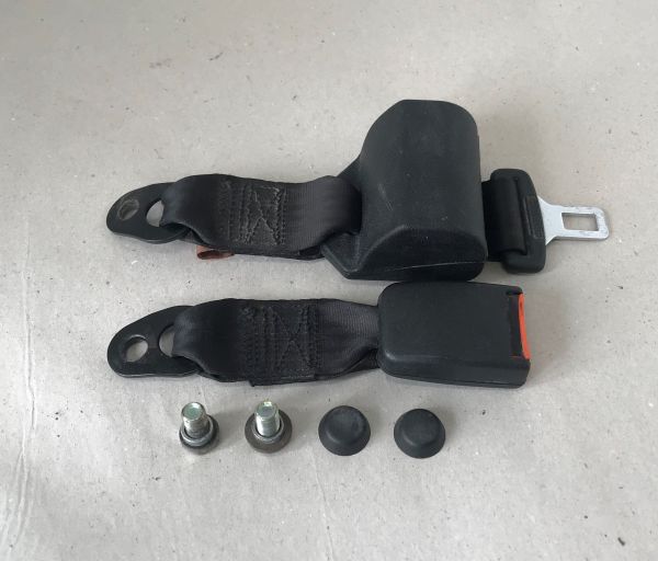 Seat Belt - rear / Sicherheitsgurt - hinten