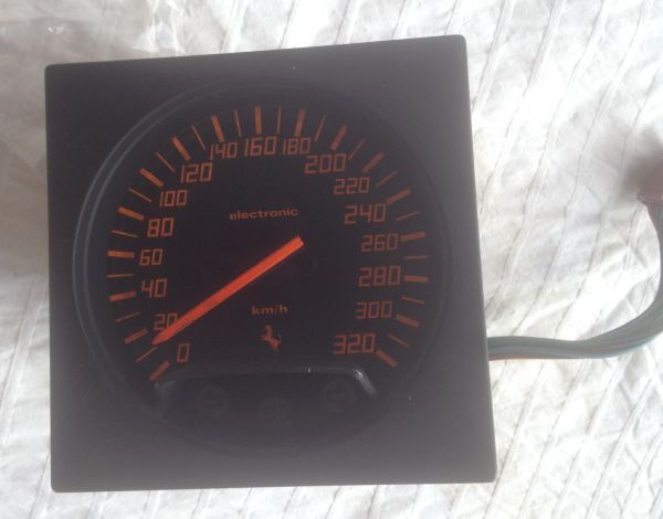 Speedometer - KM / Tachometer - KM Anzeige