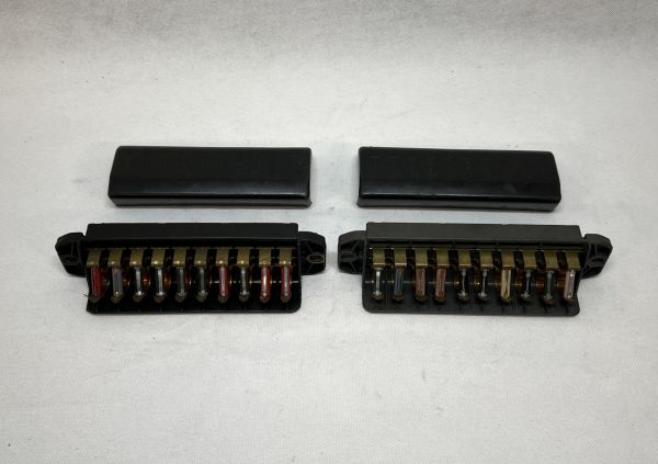Ferrari 400 - Pair of Fuseboxes / Paar Sicherungskästen