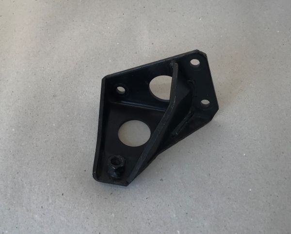 Engine Mount - left / Motorhalter - links