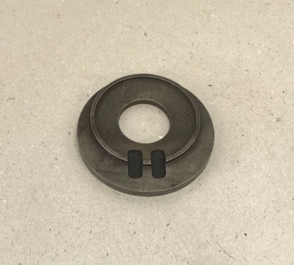 Cover at Oil Pump / Deckel an Ölpumpe