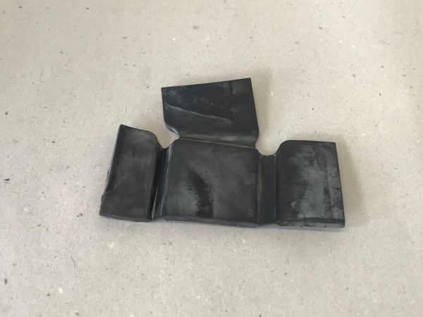 Radiator Mounting Pad - right / Unterlage für Kühler - rechts