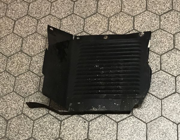 Gravel Guard - rear left / Steinschlag Schutz - hinten links