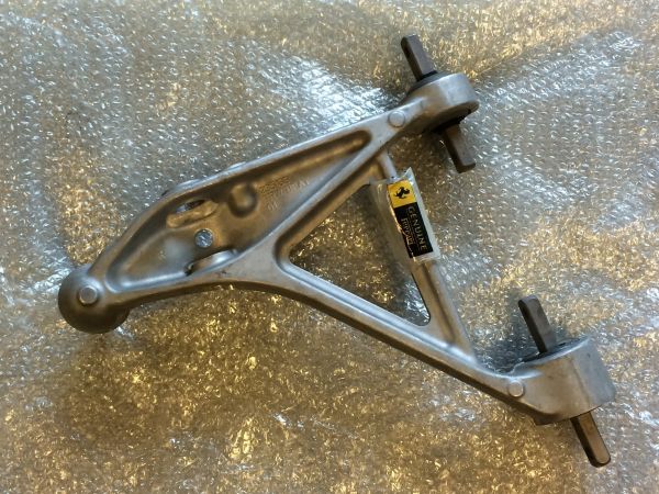 Front Lower Lever - right / Dreieckslenker vorne unten - rechts