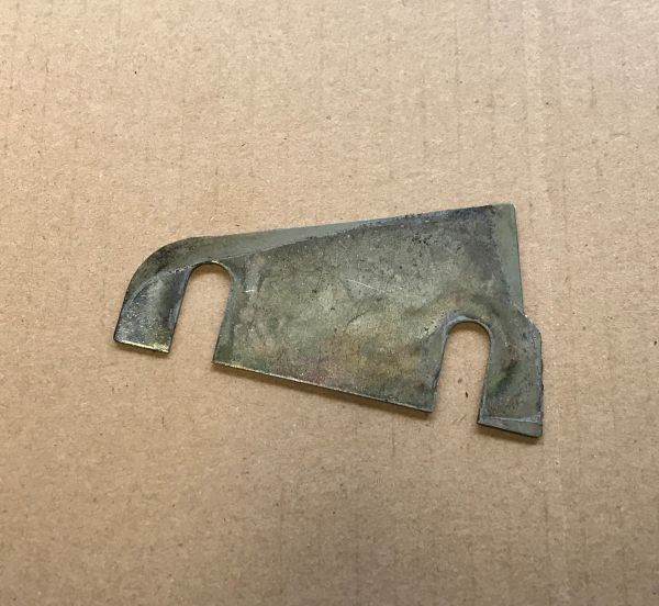 Shim for Lower Door Hinge / Unterlage für Unteres Türscharnier