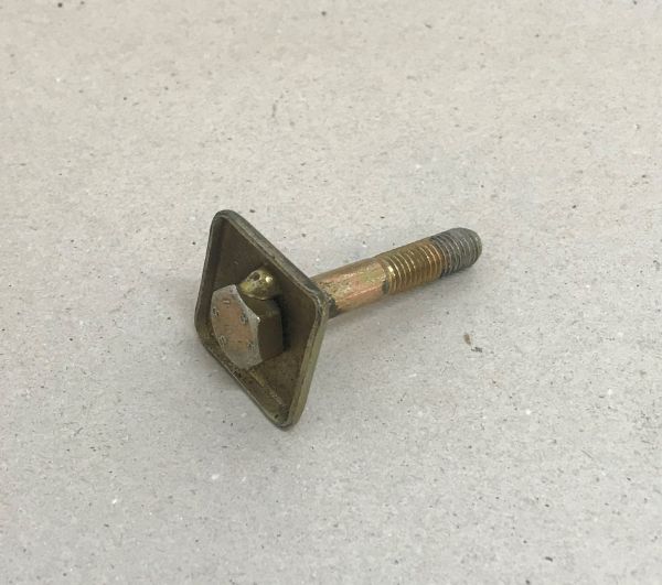 Plate with Screw for Bumper / Platte mit Schraube für Stoßfänger