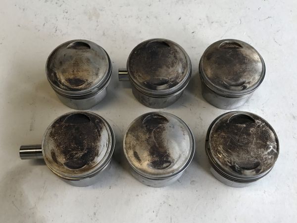 Set of 6 Pistons / Satz Kolben (6)