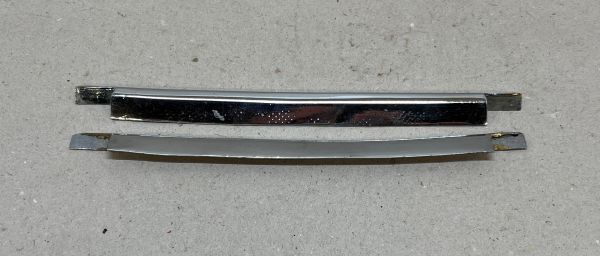 Pair of Chrome Parts / Paar Zierteile verchromt