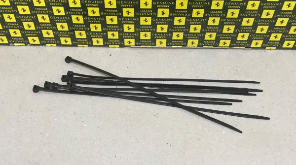 Clamp / Kabelbinder