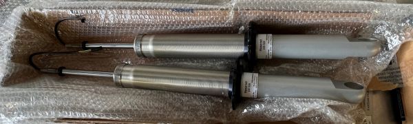Maserati GranTurismo SKYHOOK - Pair of Front Shockabsorbers / Paar vordere Stoßdämpfer