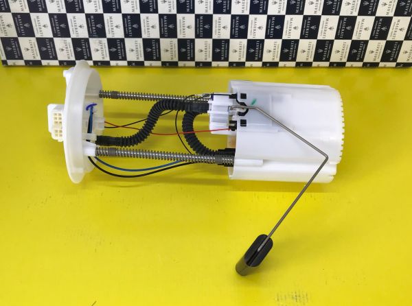 Fuel Pump / Benzinpumpe