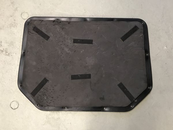 Service Cover in Luggage Compartment / Wartungsdeckel in Kofferraum
