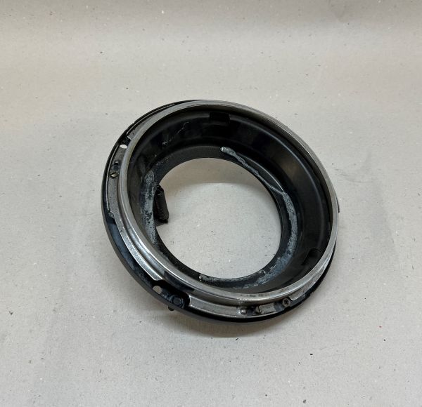 7" - Headlight Bucket / Scheinwerfer Halterung