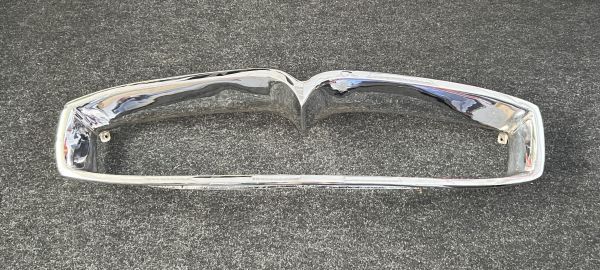 Maserati Quattroporte I - Front Grille Frame / Grill Einfassung