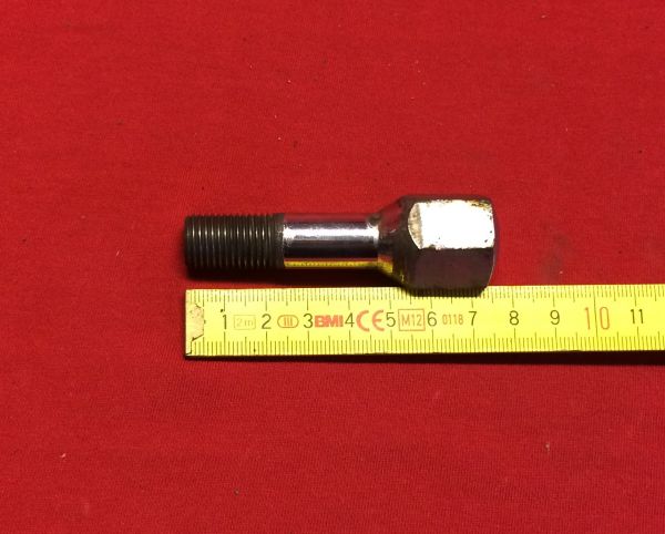 Wheel Stud / Radbolzen