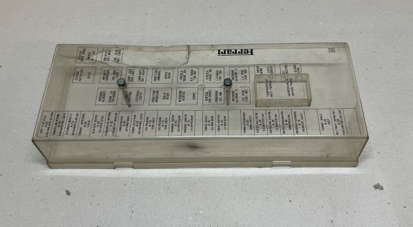 Cover for Fuse-Box / Deckel für Sicherungskasten