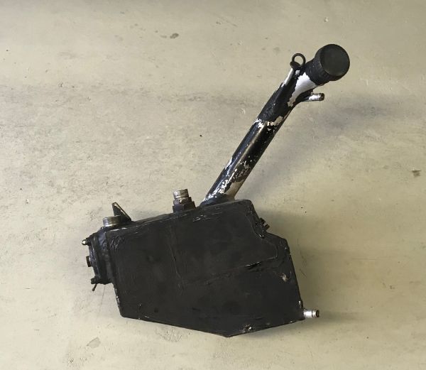 Oil-Tank with Dip Stick and Cap / Öltank mit Peilstab und Deckel