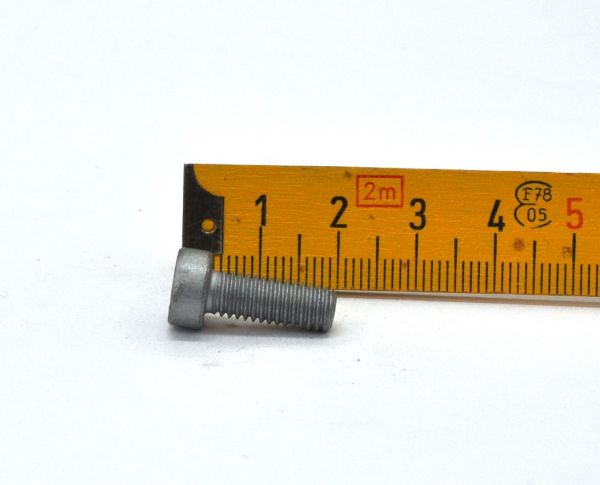 Screw / Schraube