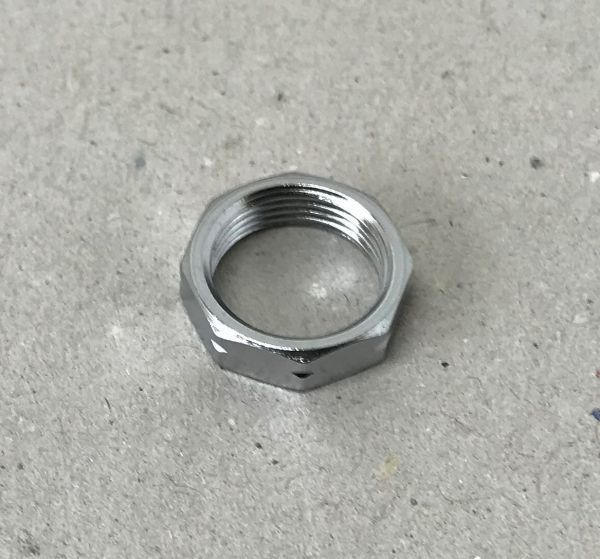 Wiper Trim Nut / Mutter Wischerblock
