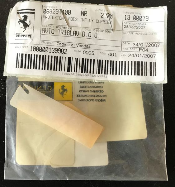 Adhesive Protection Film for Front Sill Trim Panel -Right / Klebeschuzufolie Front Fenster Panel Rec