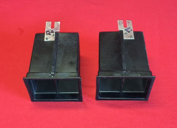 Box in Dashboard - Pair / Fach in Armaturentafel - Paar