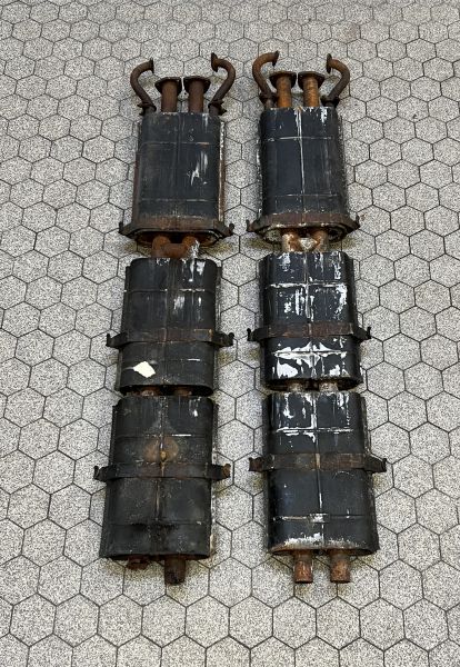 Ferrari 400 - Centre Silencer - Pair / Mittelschalldämpfer - Paar