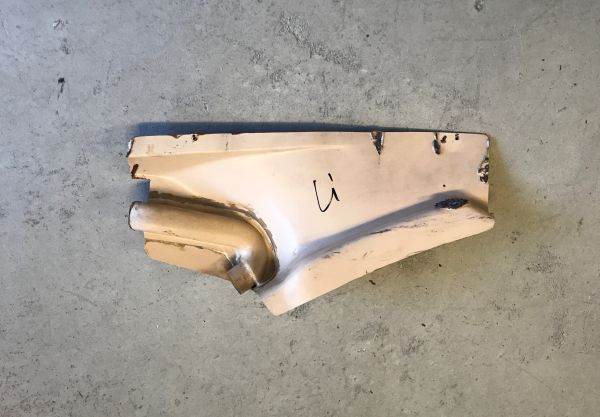 Inner Panel at Center Console - left / Verstärkung an Mittelkonsole - links