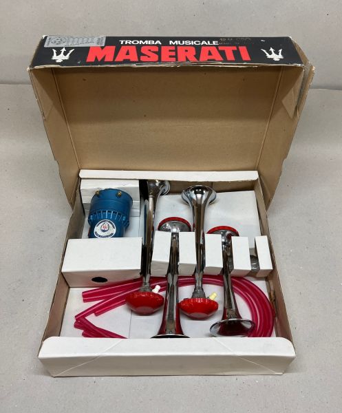 Maserati - Compressor Horns / Kompressor Hupenset
