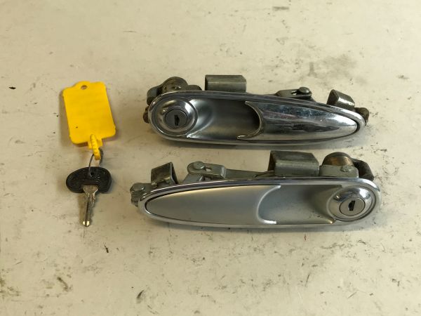 Door Handles - Pair with Keys / Türgriffe - Paar mit Schlüssel