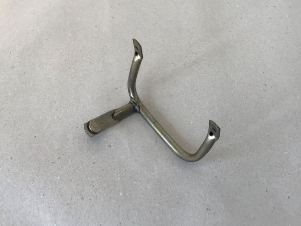 Bracket for Power Steering Fluid Tank / Halter für Servolenköl-Behälter