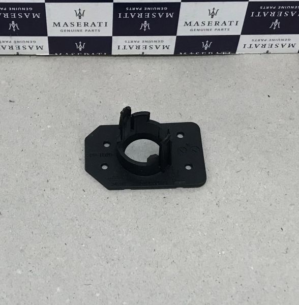 Maserati - Bracket for Parking Sensor / Halter für Park Sensor