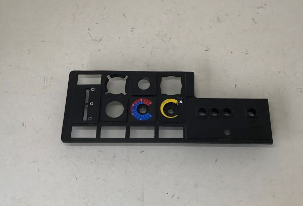 Control Housing Panel in Center Console / Schaltbrett in Mittelkonsole