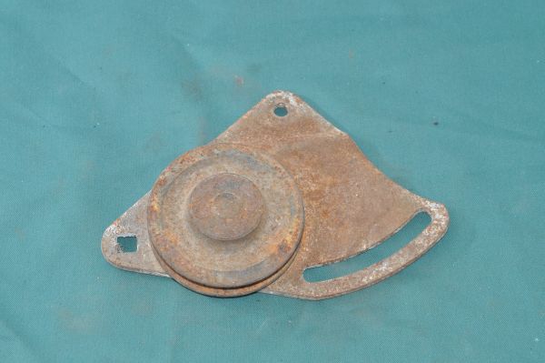 Bracket with Pulley / Halter mit Rolle